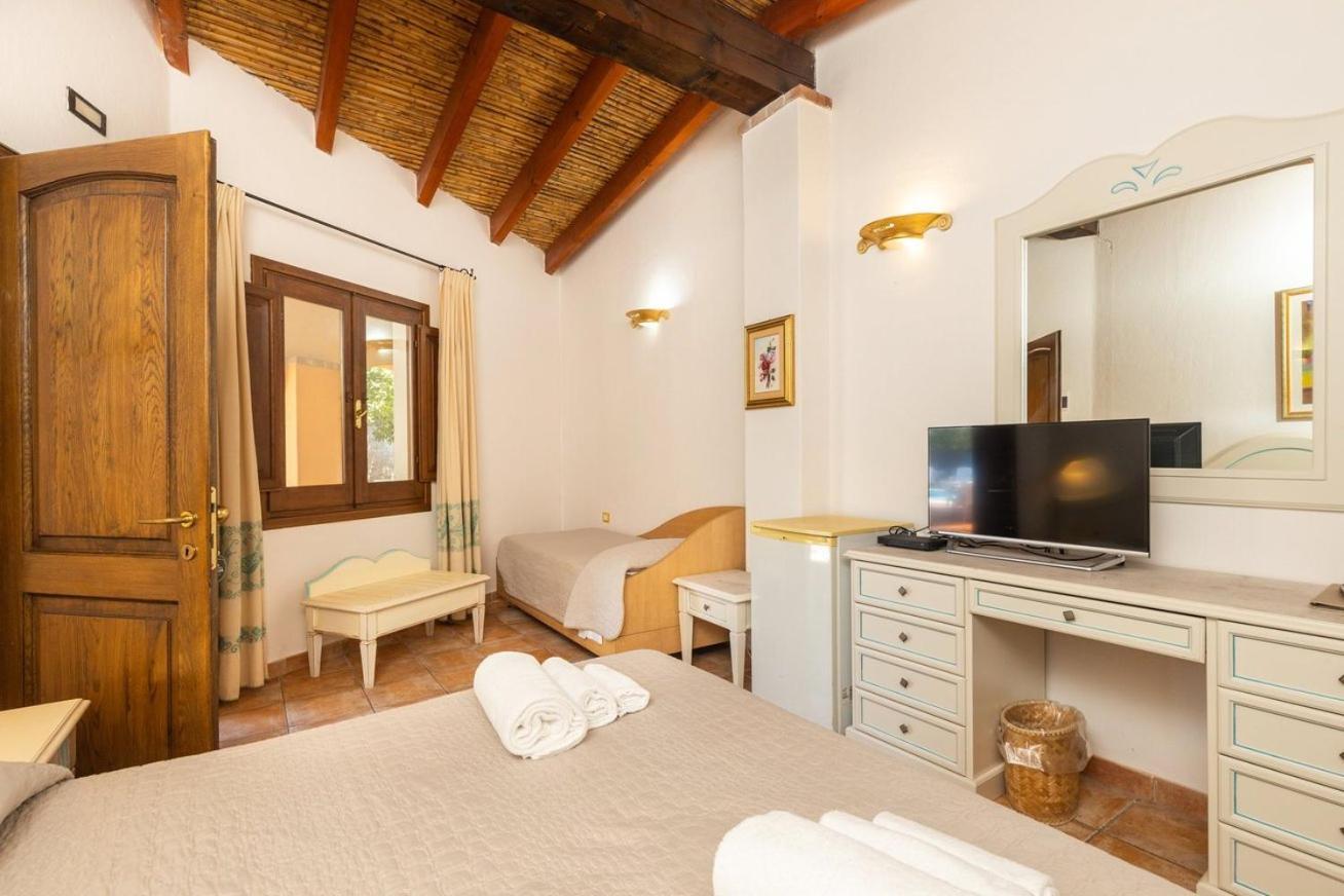 Hotel L'Ulivo Girasole Eksteriør billede