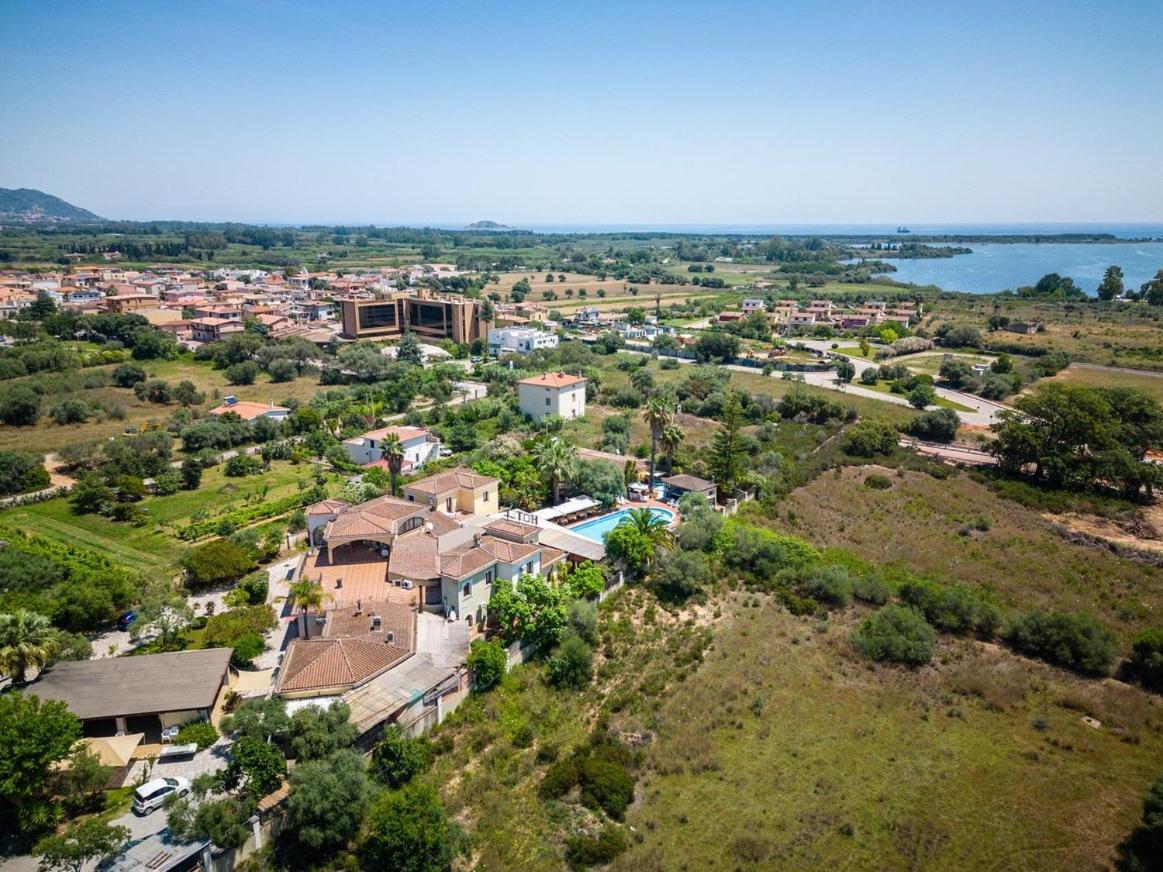 Hotel L'Ulivo Girasole Eksteriør billede