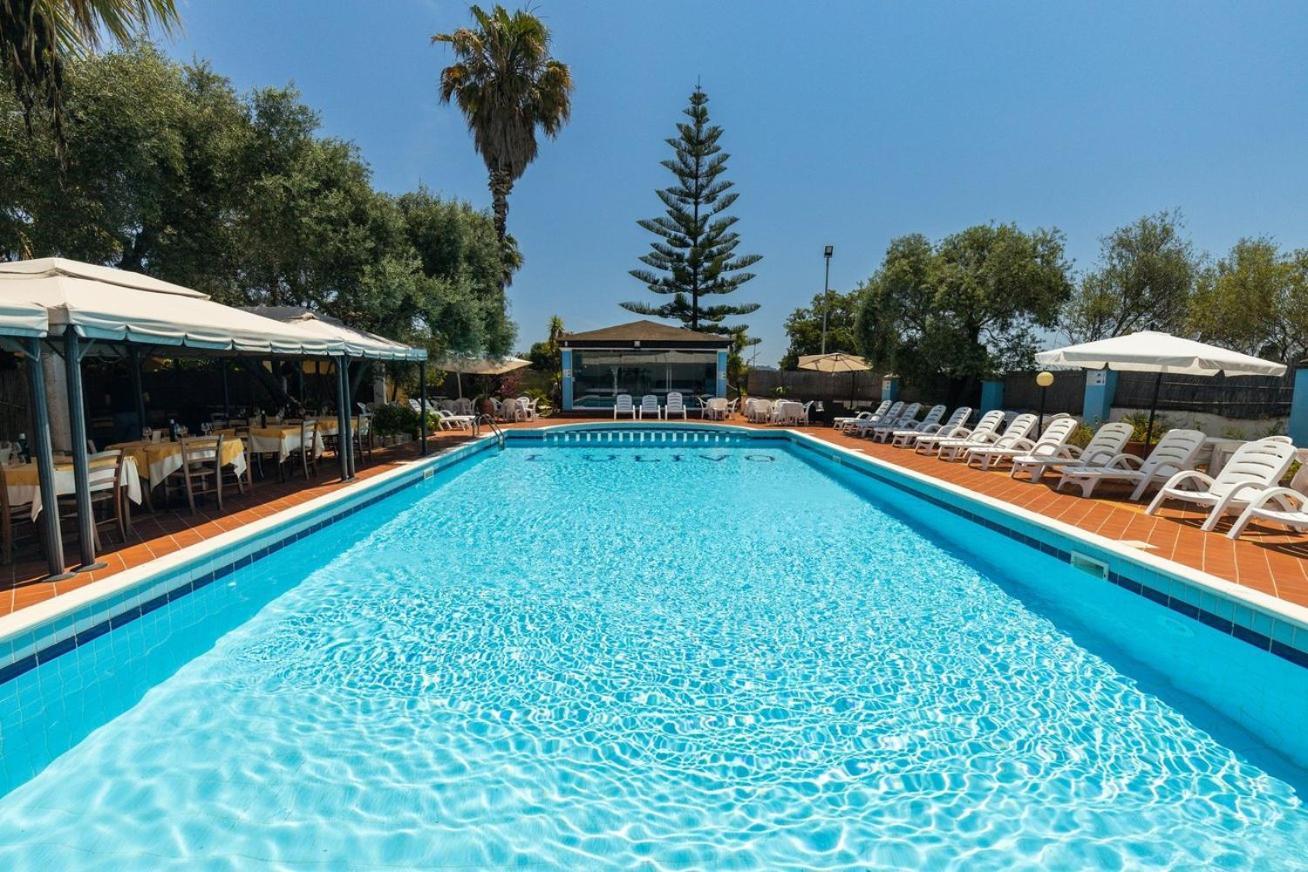 Hotel L'Ulivo Girasole Eksteriør billede