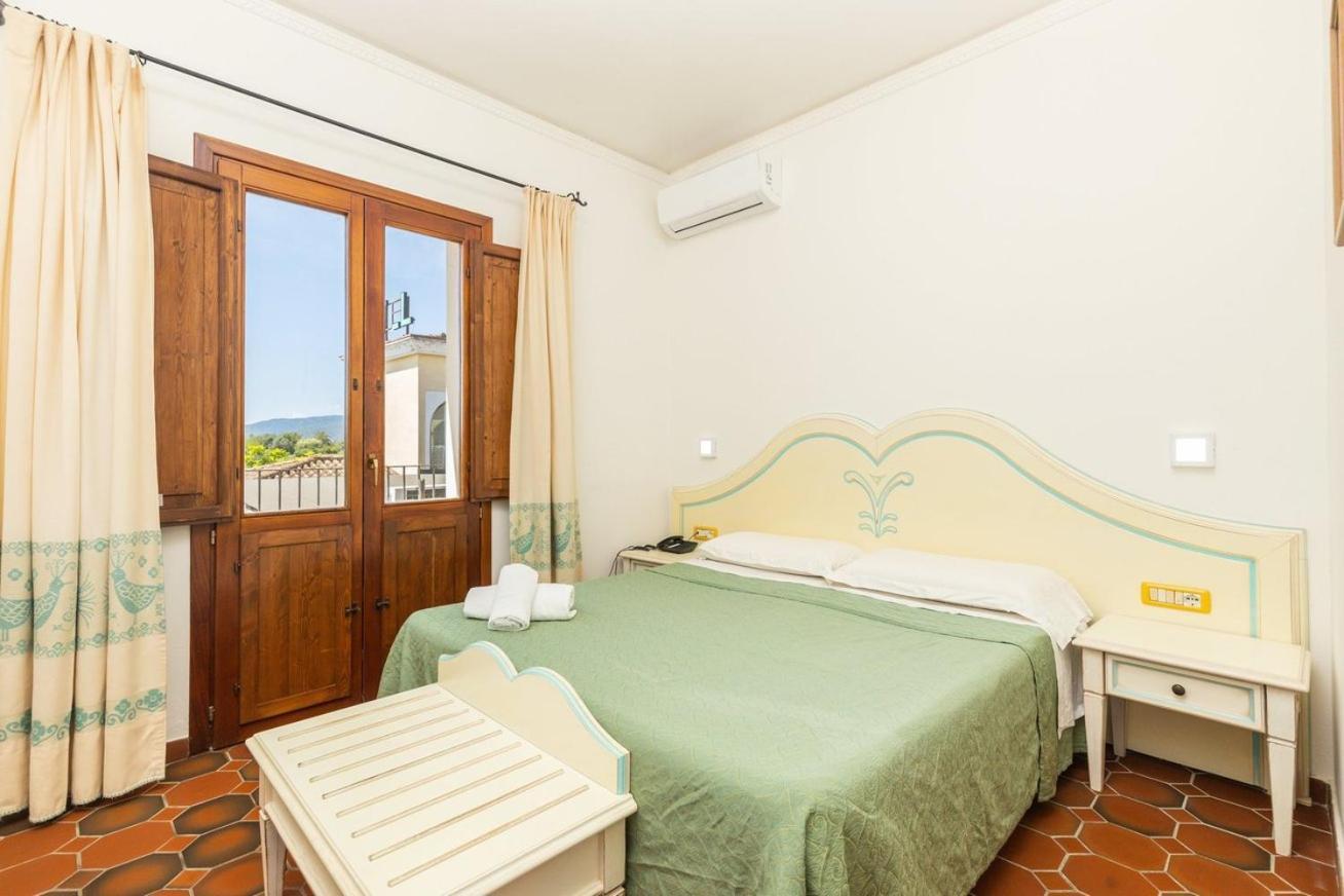 Hotel L'Ulivo Girasole Eksteriør billede