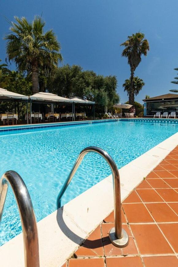 Hotel L'Ulivo Girasole Eksteriør billede