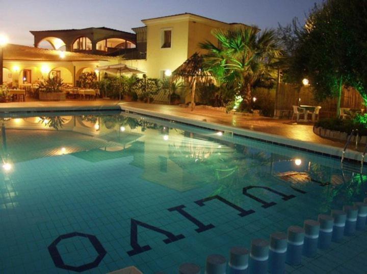 Hotel L'Ulivo Girasole Eksteriør billede